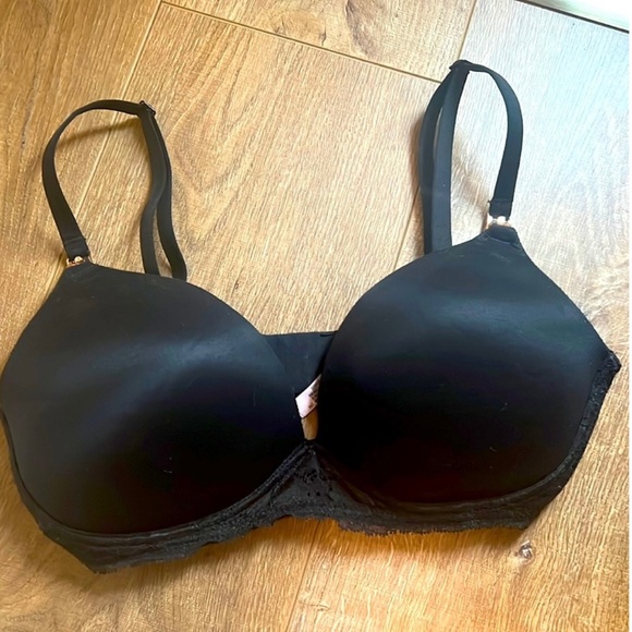 Victoria's Secret Lace Wing Wireless Nursing Bra 36D GUC - Picture 4 of 4